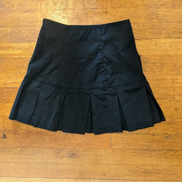 Bebe Pleated Mini Skirt Size 2 - Picture 2 of 3